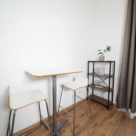 White 60 Qm Apartment - Zentral - Balkon - Messe Дюселдорф Екстериор снимка